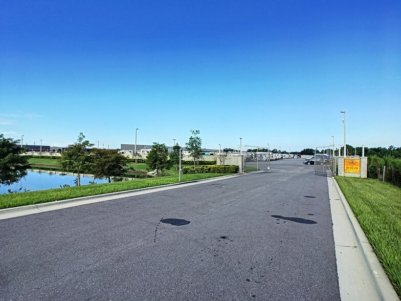 3858 E Lake Mary Blvd, Sanford, FL à vendre - Photo de l’immeuble – Image 3 sur 9