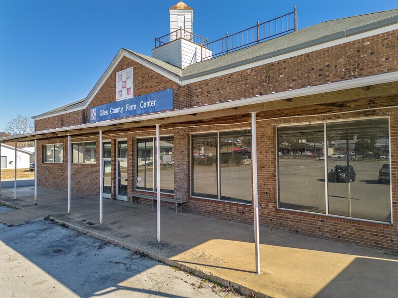 445 N 1st St, Pulaski, TN à vendre - Photo de l’immeuble – Image 2 sur 32