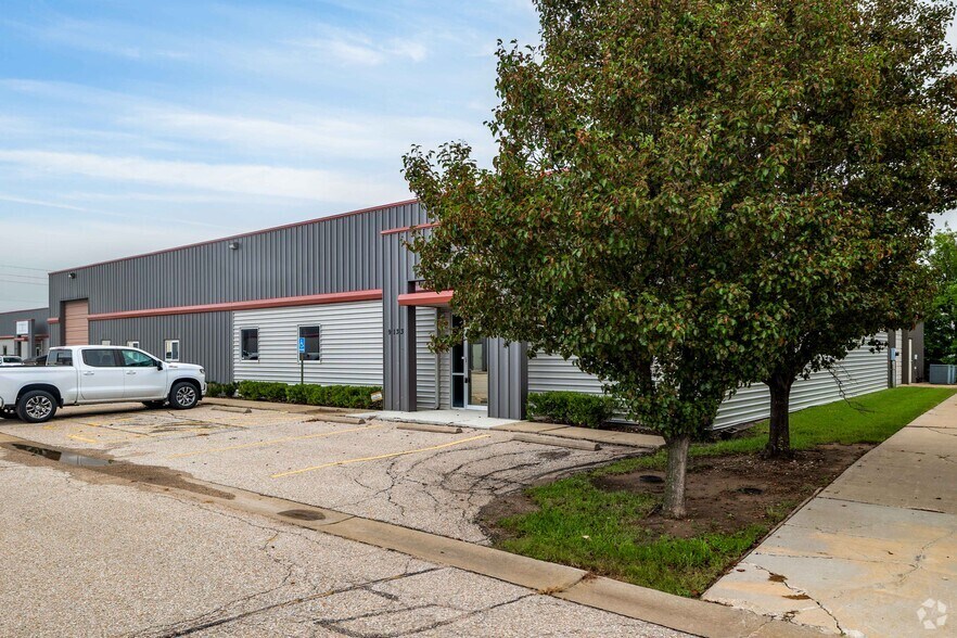 9133 E 37th St N, Wichita, KS à louer - Photo de l’immeuble – Image 3 sur 3