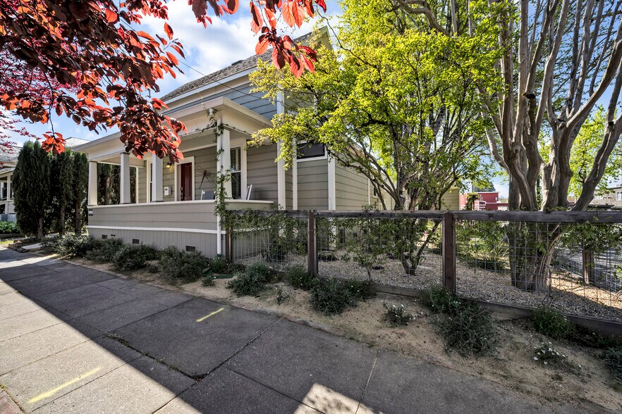 144 Piper St, Healdsburg, CA à vendre - Photo de l’immeuble – Image 2 sur 32