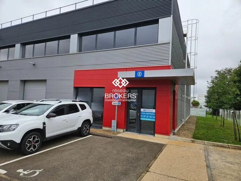 Local d’activités dans Longvic à louer - Photo de l’immeuble – Image 1 sur 4