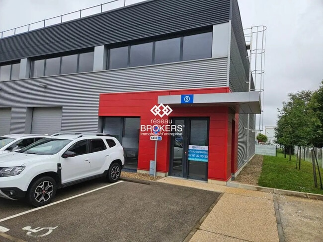 Plus de détails pour Local d'activités à louer