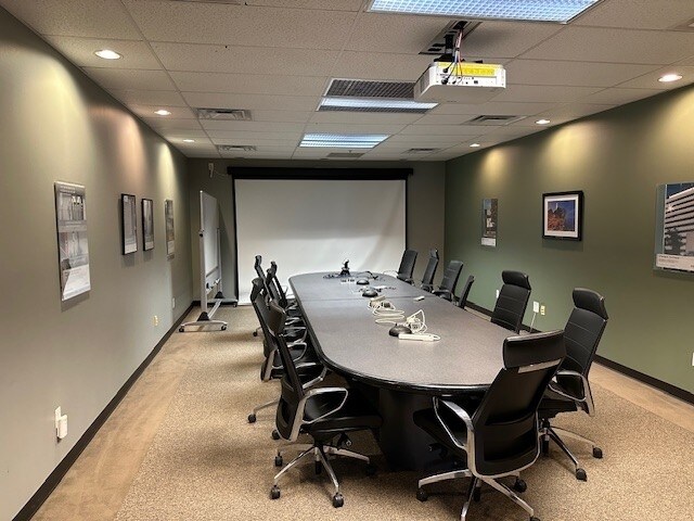 400 W Morgan Rd, Ann Arbor, MI à louer - Photo de l’immeuble – Image 2 sur 9