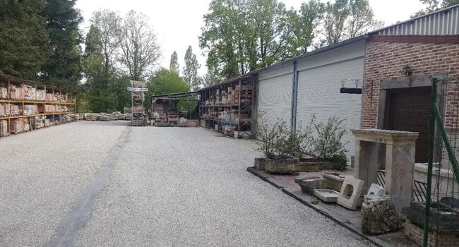 Plus de détails pour Local d’activités à vendre