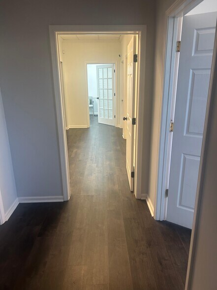 530 Highland Station Dr, Suwanee, GA à louer - Photo de l’immeuble – Image 3 sur 14