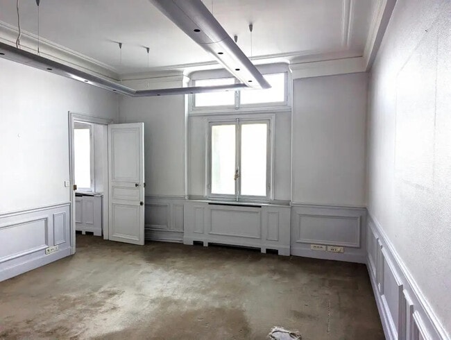 Plus de détails pour Local d'activités à louer