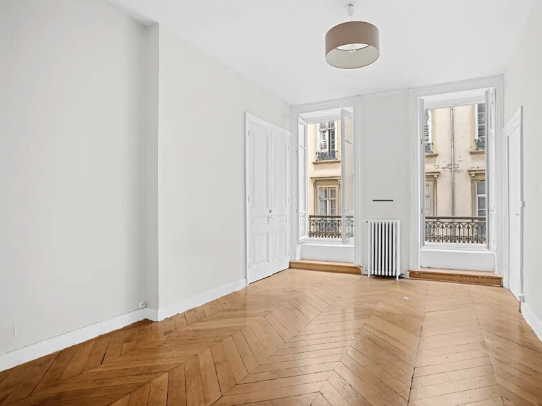 Bureau dans Paris à louer - Photo de l’immeuble – Image 1 sur 4