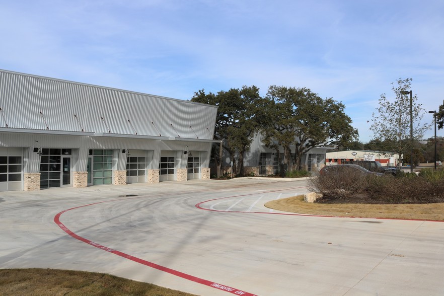 229 Market Ave, Boerne, TX à louer - Photo de l’immeuble – Image 2 sur 11