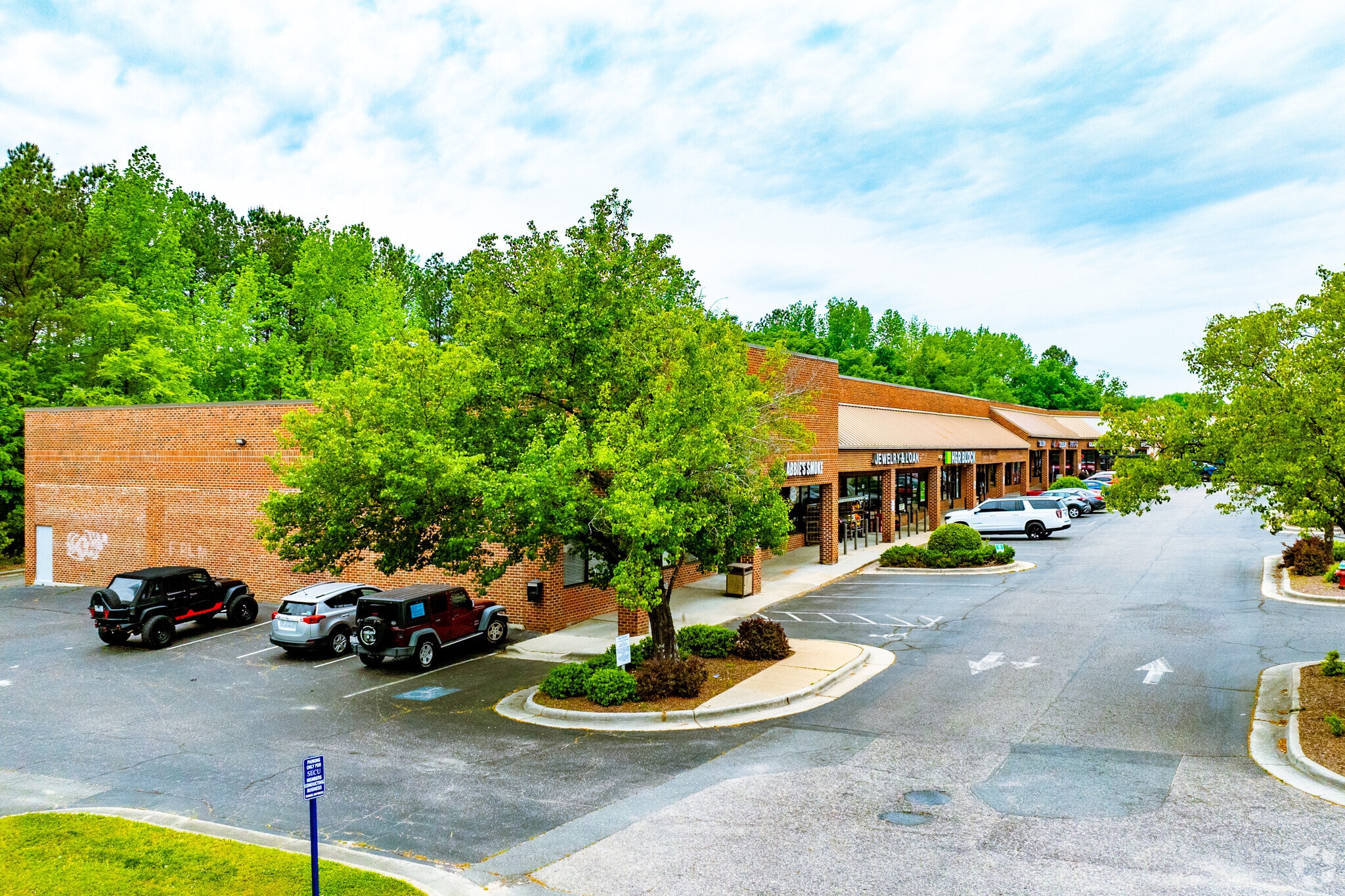 817-909 N Smithfield Rd, Knightdale, NC à louer Photo principale– Image 1 sur 13