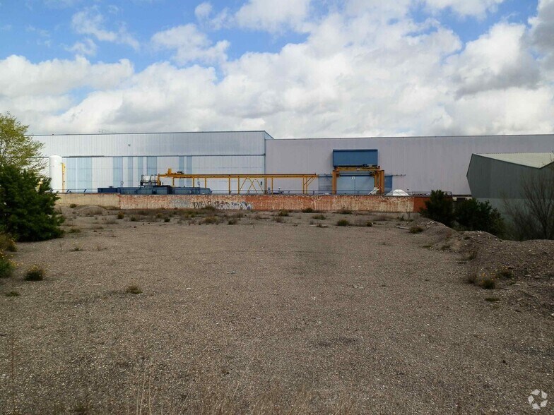 Terrain dans Coslada, Madrid à louer - Photo de l’immeuble – Image 3 sur 3