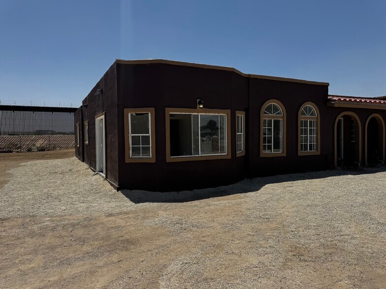 11601 Valle Bajo Rd, Socorro, TX à vendre - Photo de l’immeuble – Image 2 sur 23