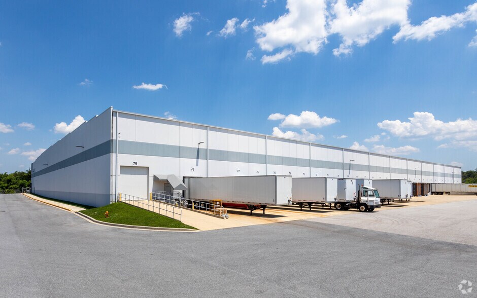 8235 Patuxent Range Rd, Jessup, MD à louer - Photo de l’immeuble – Image 1 sur 6