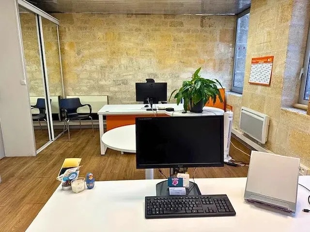 Plus de détails pour Local commercial à louer