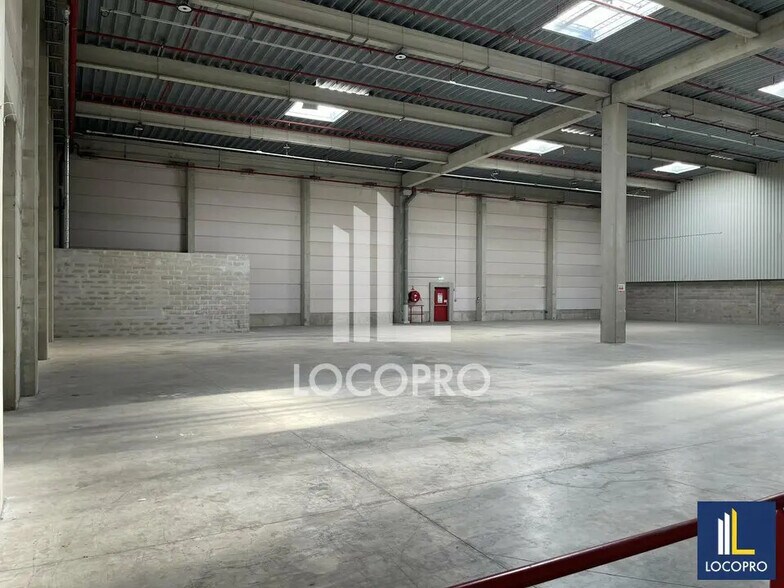 Local d’activités dans Marseille à louer - Photo de l’immeuble – Image 3 sur 8