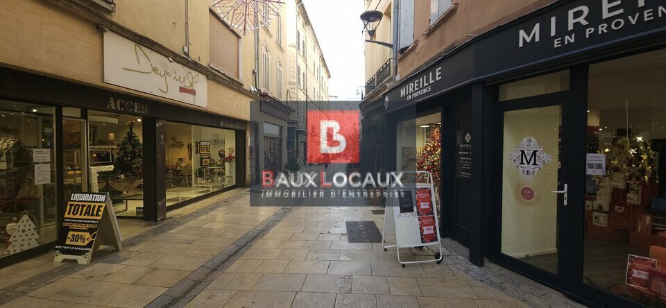 Local commercial dans Carpentras à louer - Photo de l’immeuble – Image 2 sur 11