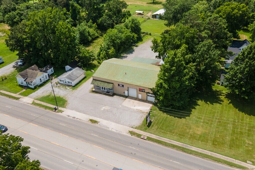 405 S Pershing St, Energy, IL à vendre - Photo de l’immeuble – Image 2 sur 28
