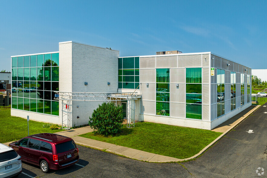 1555 Boul Lionel-Boulet, Varennes, QC à louer - Photo de l’immeuble – Image 1 sur 10