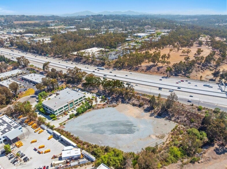 9685 Via Excelencia, San Diego, CA à vendre - Photo de l’immeuble – Image 3 sur 5