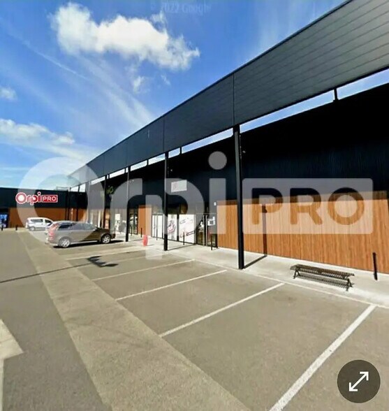 Local commercial dans Champigny à louer - Photo de l’immeuble – Image 1 sur 4