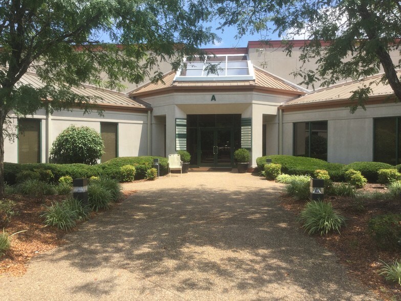 1801 Forest Hills Blvd, Bella Vista, AR à louer - Photo de l’immeuble – Image 2 sur 6