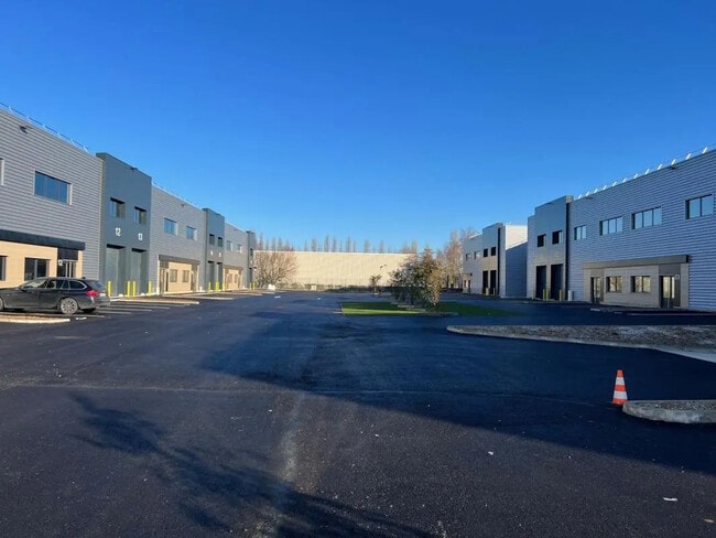 Plus de détails pour 617 Rue Fourny, Buc - Bureau, Local d'activités à louer