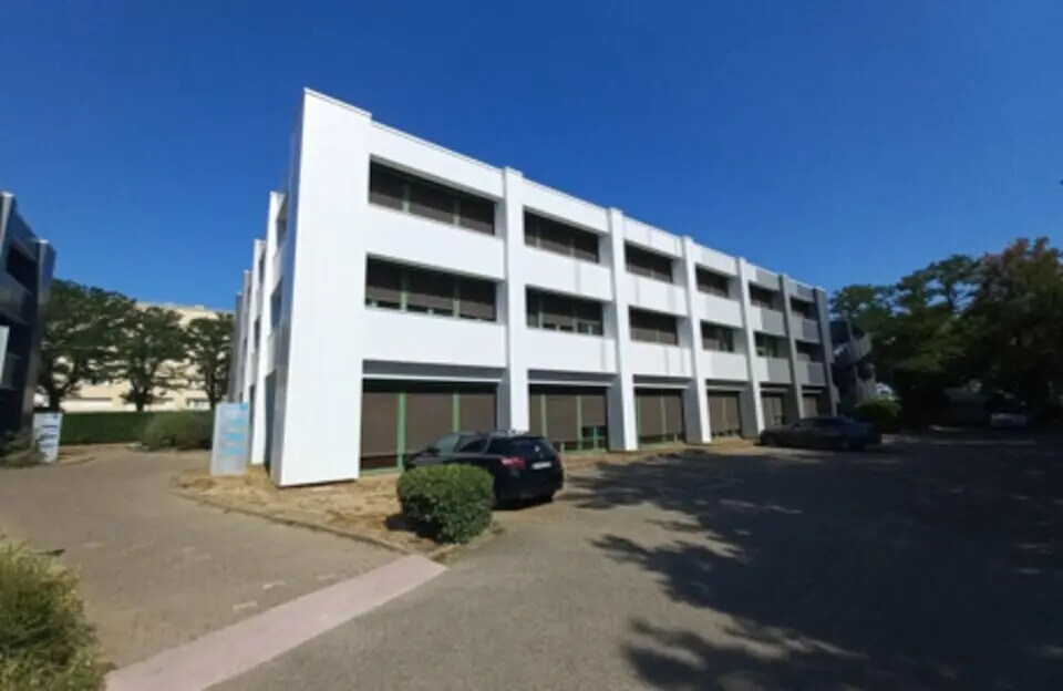 Bureau dans Bron à louer Photo de l’immeuble– Image 1 sur 2