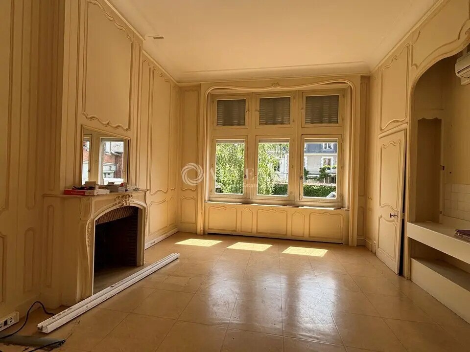 Bureau dans Orléans à vendre Photo de l’immeuble– Image 1 sur 11