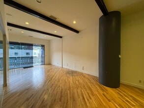 11331 Ventura Blvd, Studio City, CA à louer Photo intérieure– Image 2 sur 9