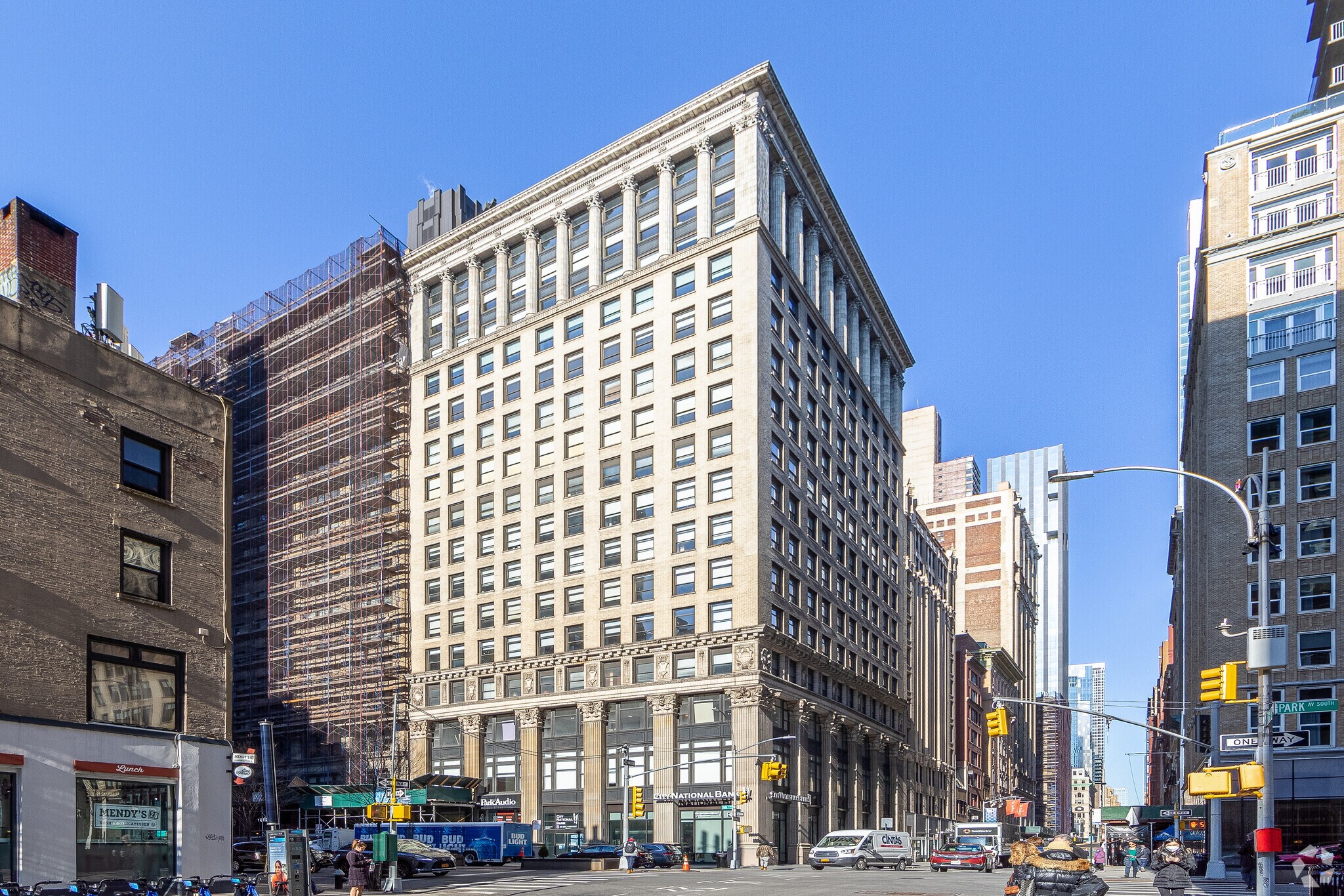 440 Park Ave S, New York, NY à louer Photo de l’immeuble– Image 1 sur 7