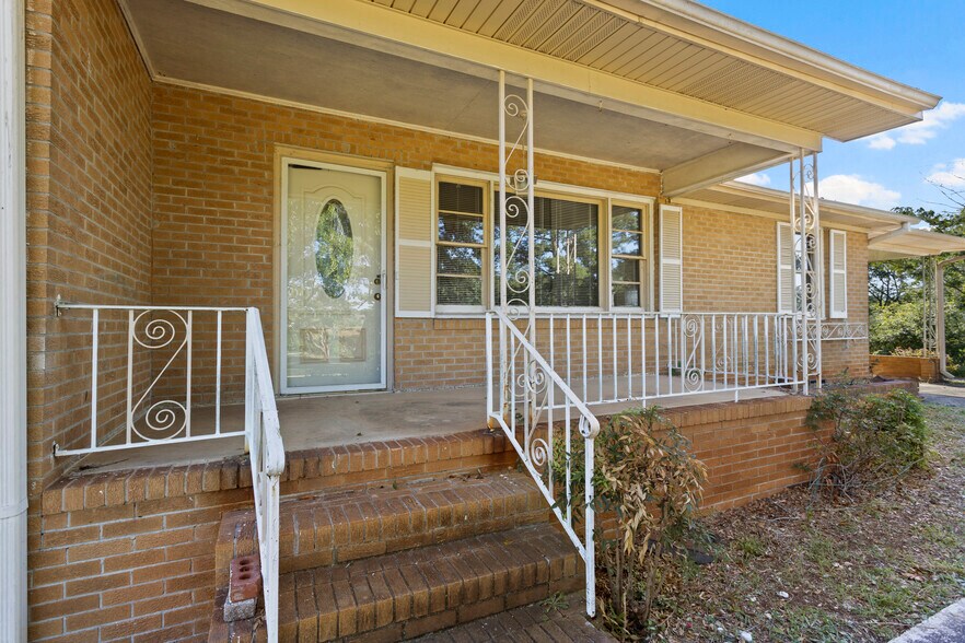 25 Goodwin Dr, Taylors, SC à vendre - Photo de l’immeuble – Image 2 sur 4