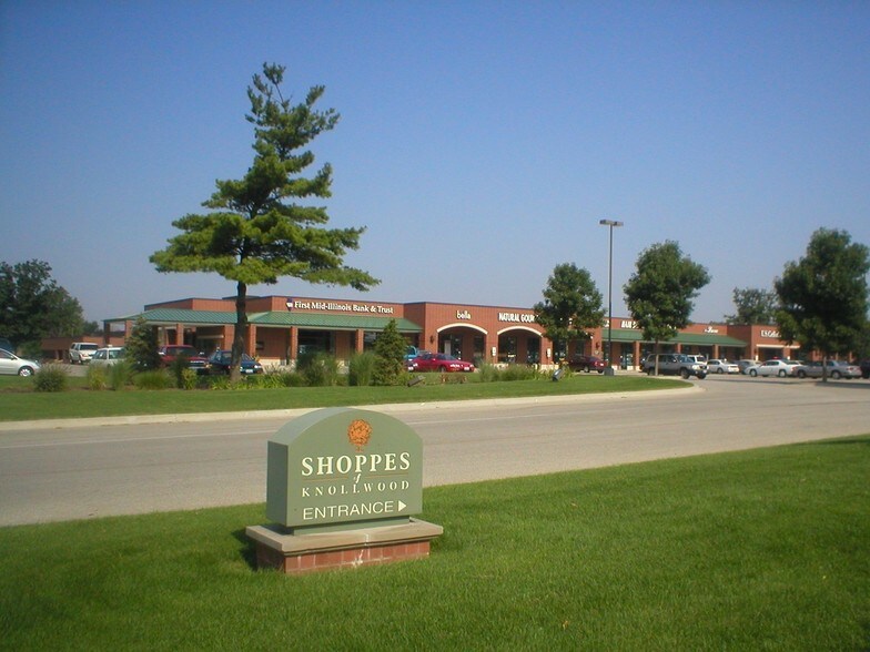 2211-2229 S Neil St, Champaign, IL à vendre - Photo de l’immeuble – Image 2 sur 5