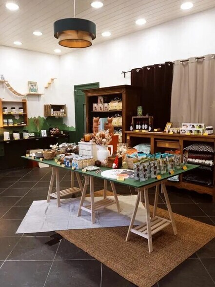 Local commercial dans Nantes à louer - Photo de l’immeuble – Image 3 sur 4