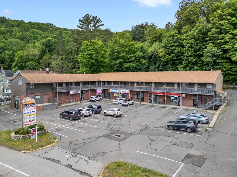 300-310 S Main St, Thomaston, CT à vendre - Photo de l’immeuble – Image 1 sur 9