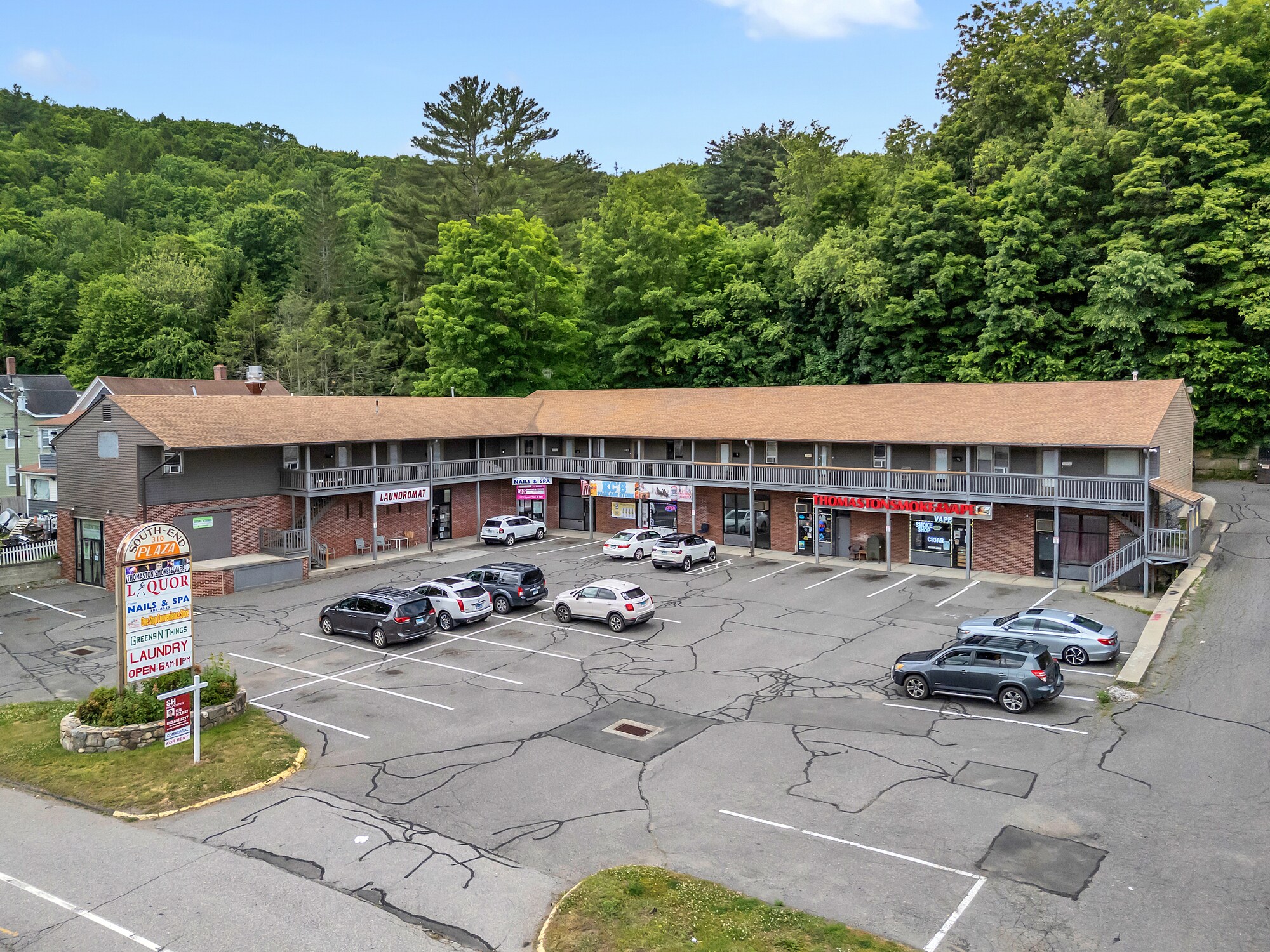 300-310 S Main St, Thomaston, CT à vendre Photo de l’immeuble– Image 1 sur 10