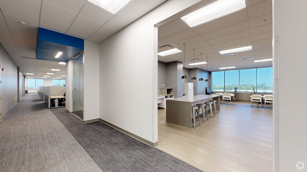 600 Airborne Pky, Cheektowaga, NY à louer - Numérisation 3D Matterport – Image 2 sur 38