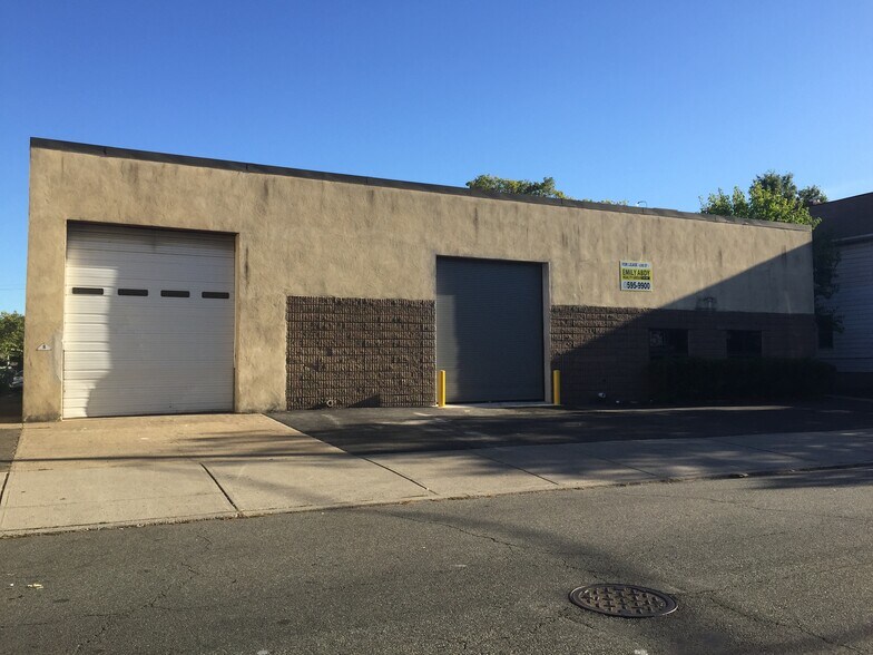 51 Chester St, Clifton, NJ à louer - Photo de l’immeuble – Image 1 sur 1