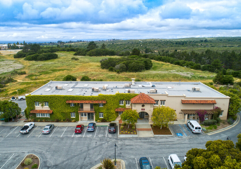 10 Harris Ct, Monterey, CA à louer - Photo de l’immeuble – Image 1 sur 4