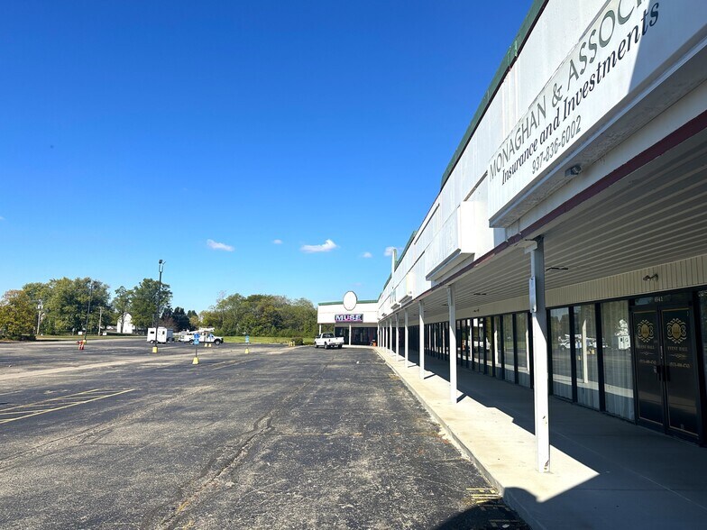 6500-6556 Union Rd, Clayton, OH à louer - Photo de l’immeuble – Image 3 sur 7