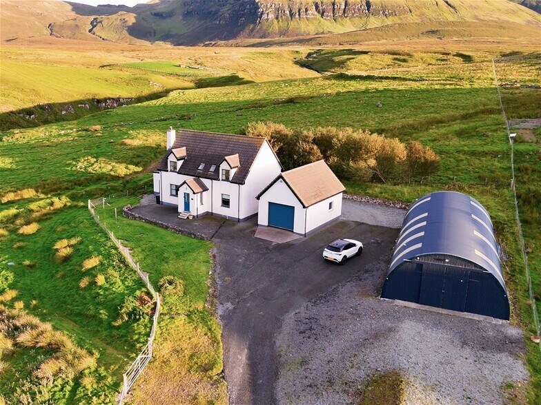 Hilltop House and Agricultural Building, Portree à vendre - Photo de l’immeuble – Image 1 sur 36