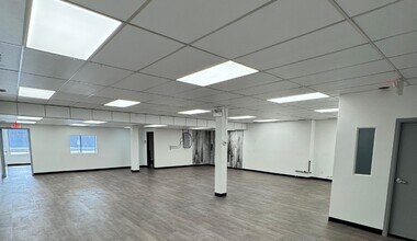 14444-14456 118 Ave NW, Edmonton, AB à louer Photo intérieure– Image 2 sur 6