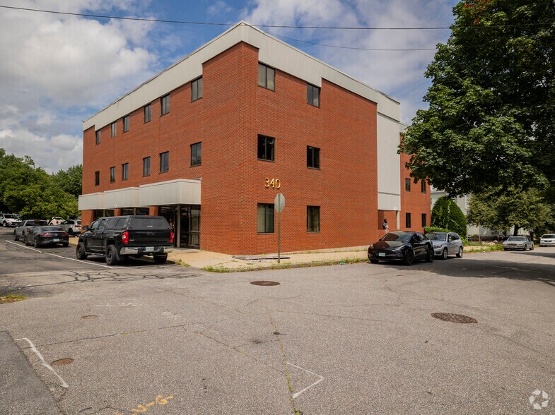 340 Granite St, Manchester, NH à vendre - Photo principale – Image 1 sur 1