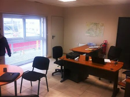 Bureau dans Saint-Jean-le-Blanc à louer - Photo de l’immeuble – Image 1 sur 4