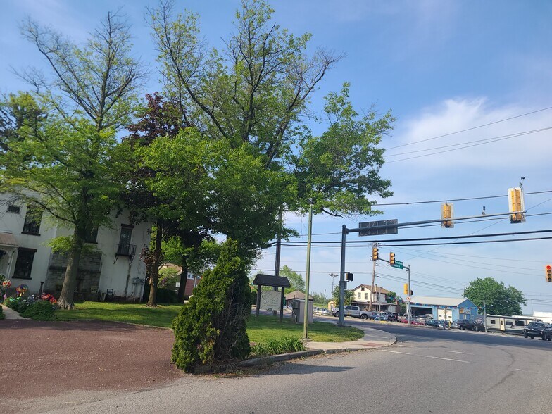 1500 E Philadelphia Ave, Gilbertsville, PA à louer - Photo de l’immeuble – Image 1 sur 14