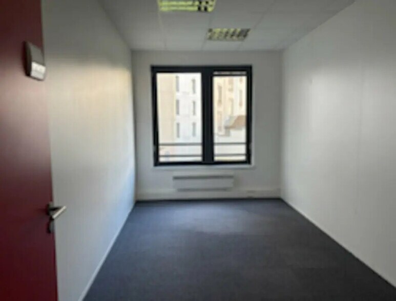 Bureau dans Lyon à louer - Photo de l’immeuble – Image 3 sur 11