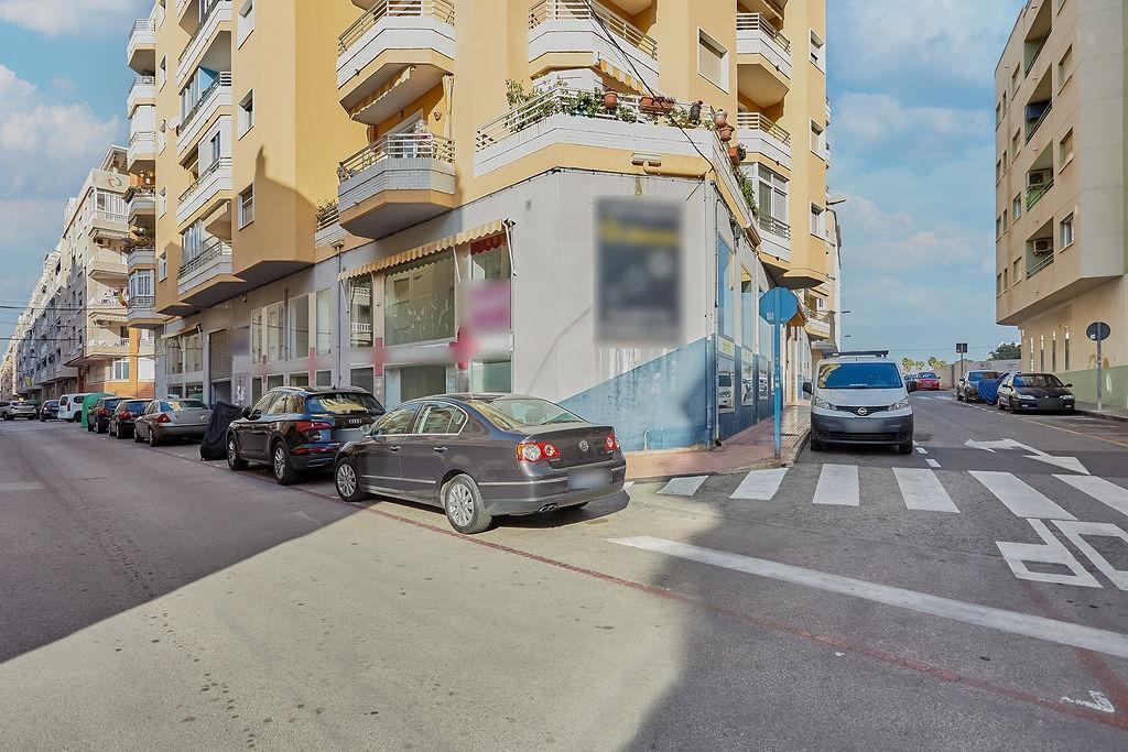 Local commercial dans Torrevieja, Alicante à vendre Photo de l’immeuble– Image 1 sur 50