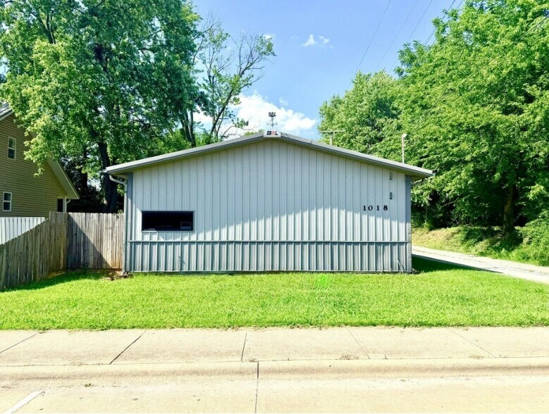 1018 Independence St, Cape Girardeau, MO à louer - Photo de l’immeuble – Image 3 sur 8