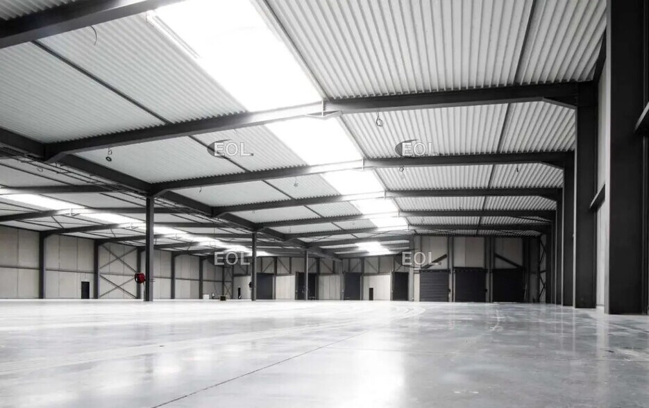 Industriel/Logistique dans Roncq à louer - Photo de l’immeuble – Image 1 sur 3