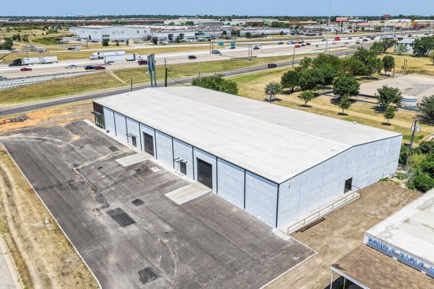 813 Southway Cir, Fort Worth, TX à louer - Photo de l’immeuble – Image 3 sur 9
