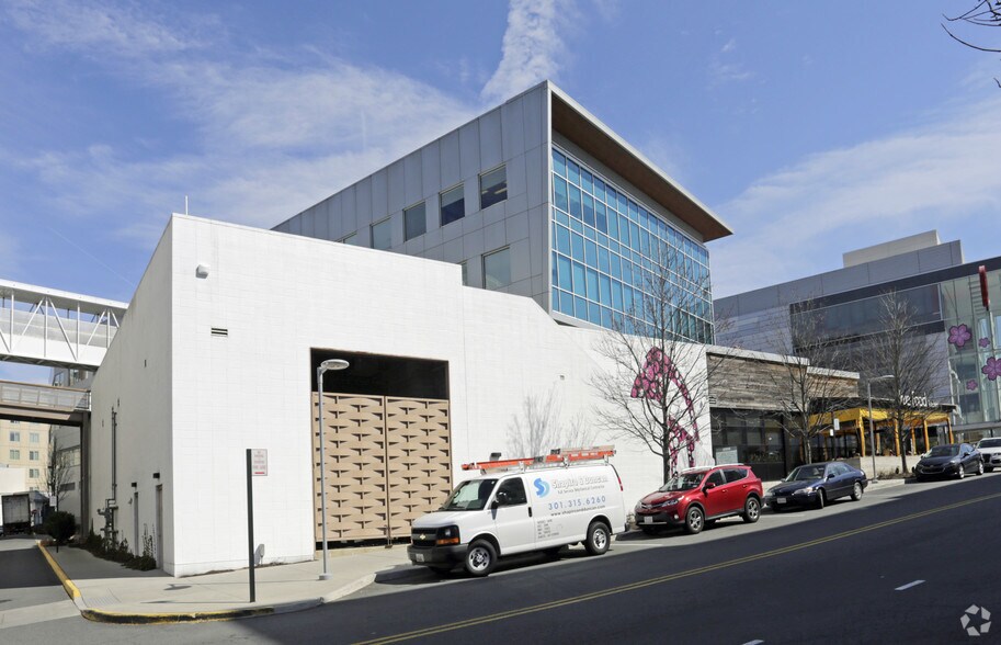 2905 District Ave, Fairfax, VA à louer - Photo de l’immeuble – Image 3 sur 9