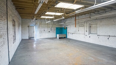 5702 S Santa Fe Ave, Vernon, CA à louer Photo intérieure– Image 2 sur 3